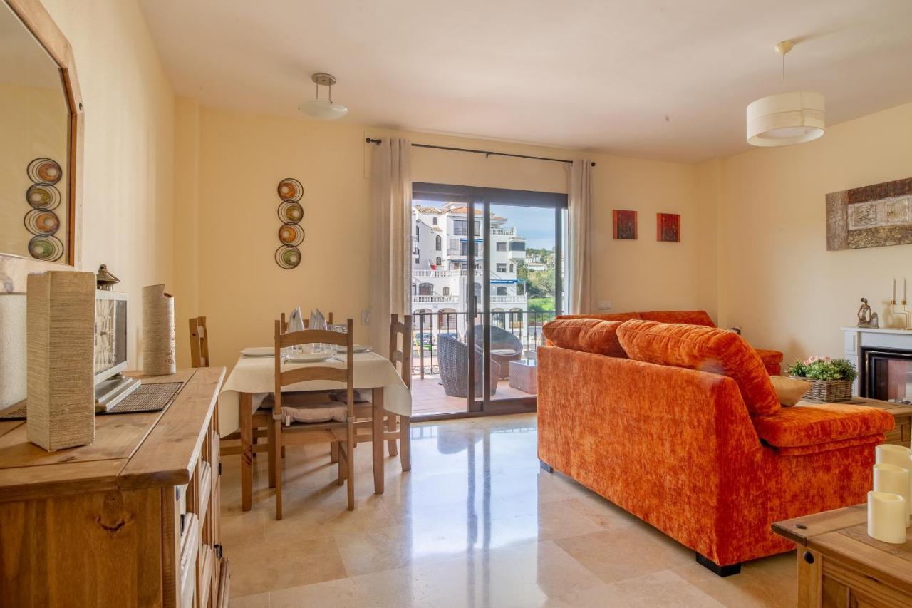 2261-Superb Apt On The Beach, On Duquesa Harbour Manilva Eksteriør billede