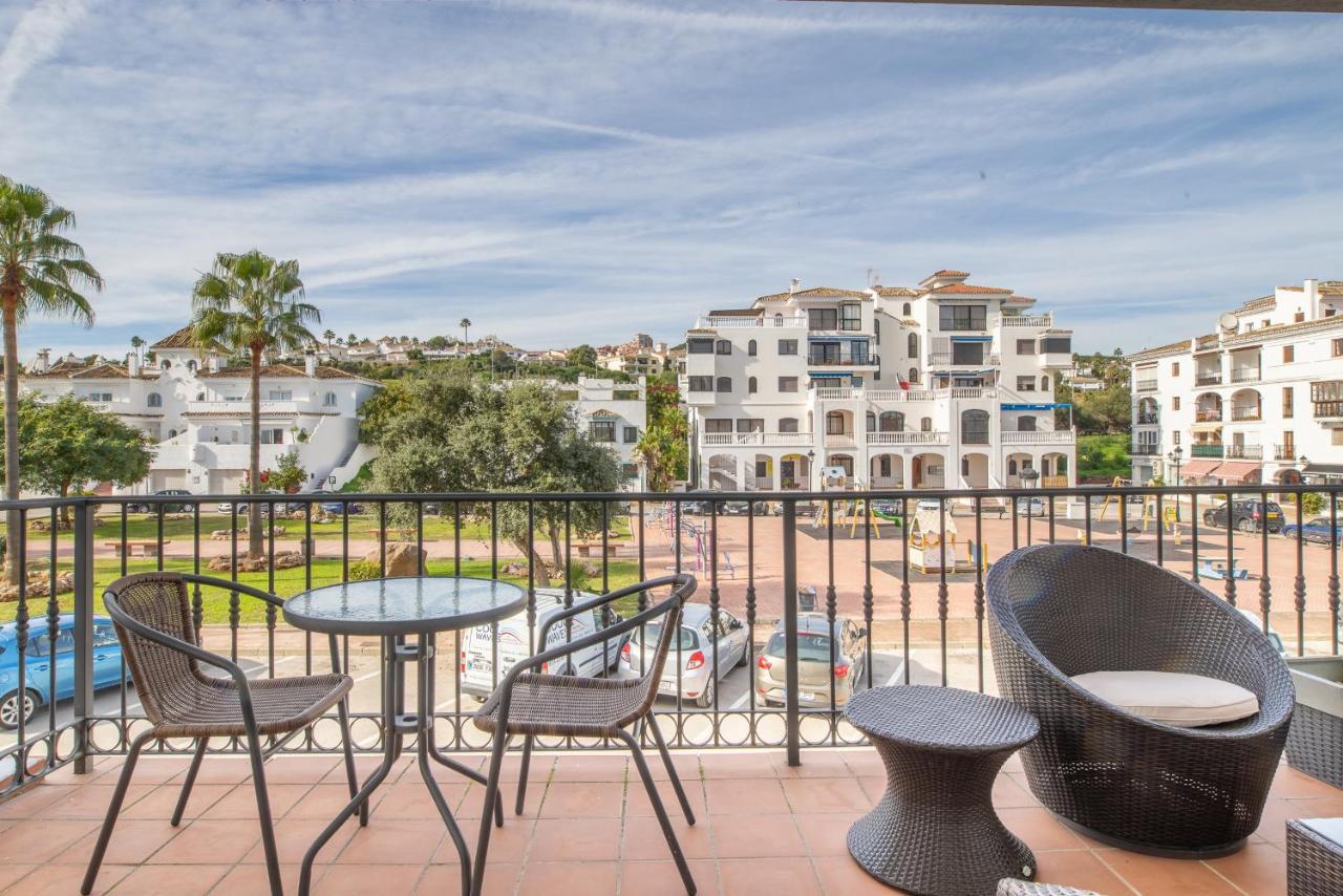 2261-Superb Apt On The Beach, On Duquesa Harbour Manilva Eksteriør billede